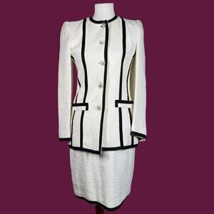 Vintage Tweed White Black Blazer and Skirt w/ Glass Floral Buttons Size 2